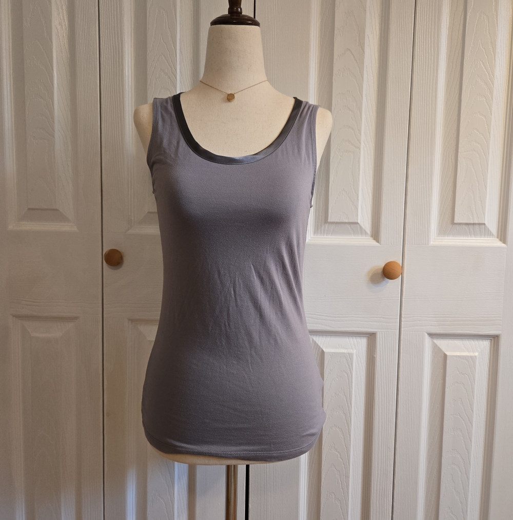 Banana Republic Gray Scoop Neck Tank Top